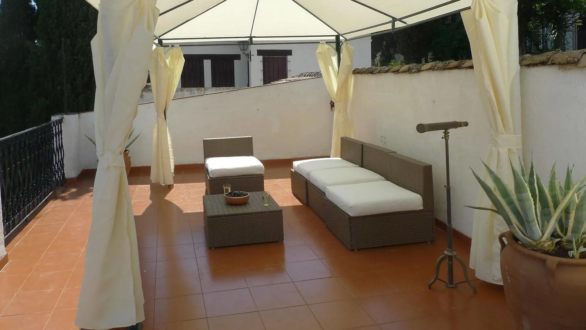 **  Las Tres Terrazas Hotel Granada España